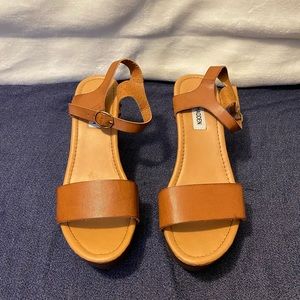 Steve Madden platform heel